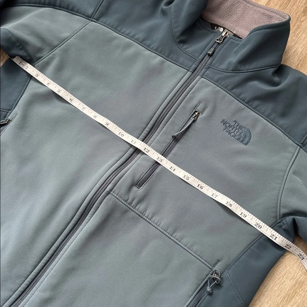 The North Face Men's Blue WINDWALL Jacket Size M